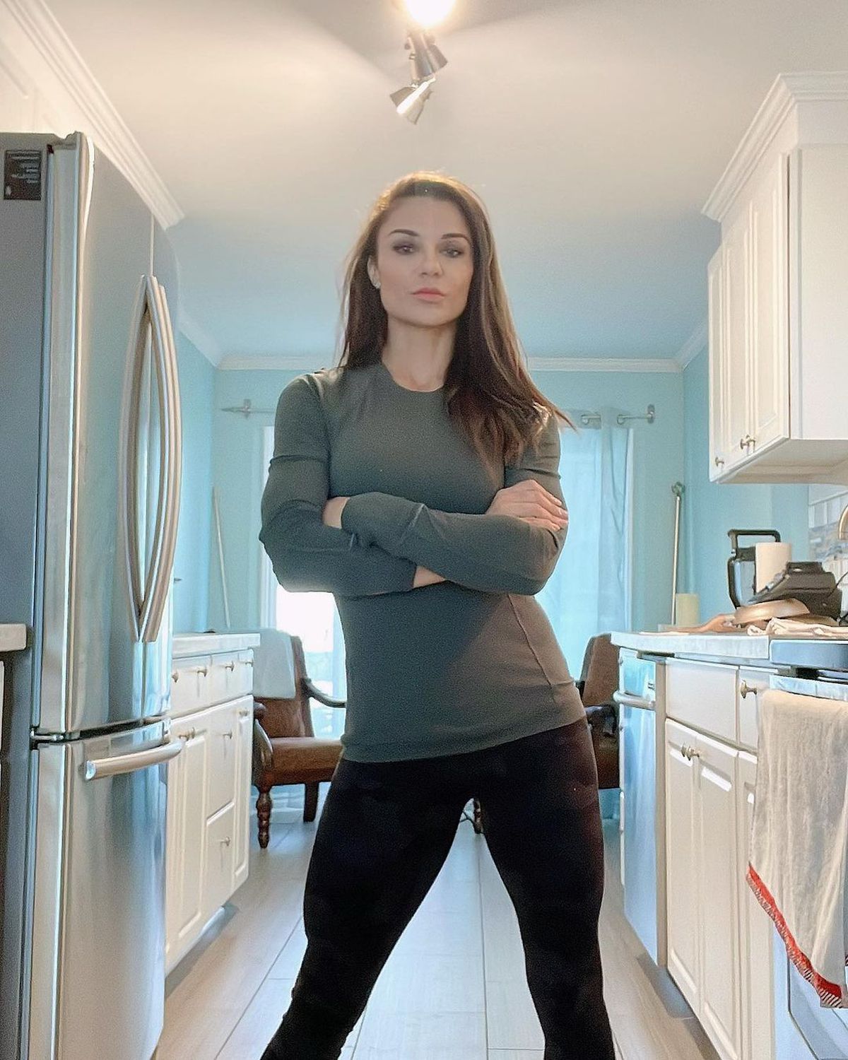 O fostă gimnastă medaliată olimpic a României e model în revistele din Canada! A luat argint la Barcelona