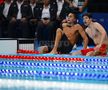 David Popovici și Pan Zhanle, care tocmai spulberase recordul mondial, privesc rezultatele cursei de 100 m liber / FOTO: Raed Krishan (GSP.ro)