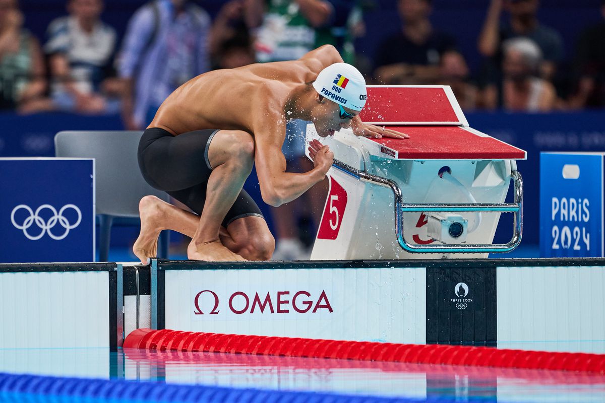 David Popovici, un an rapid de aur » Pentru a doua oară Sportivul Anului: „Întotdeauna a fost o dorință arzătoare în mine să fiu pe cea mai înaltă treaptă a podiumului”