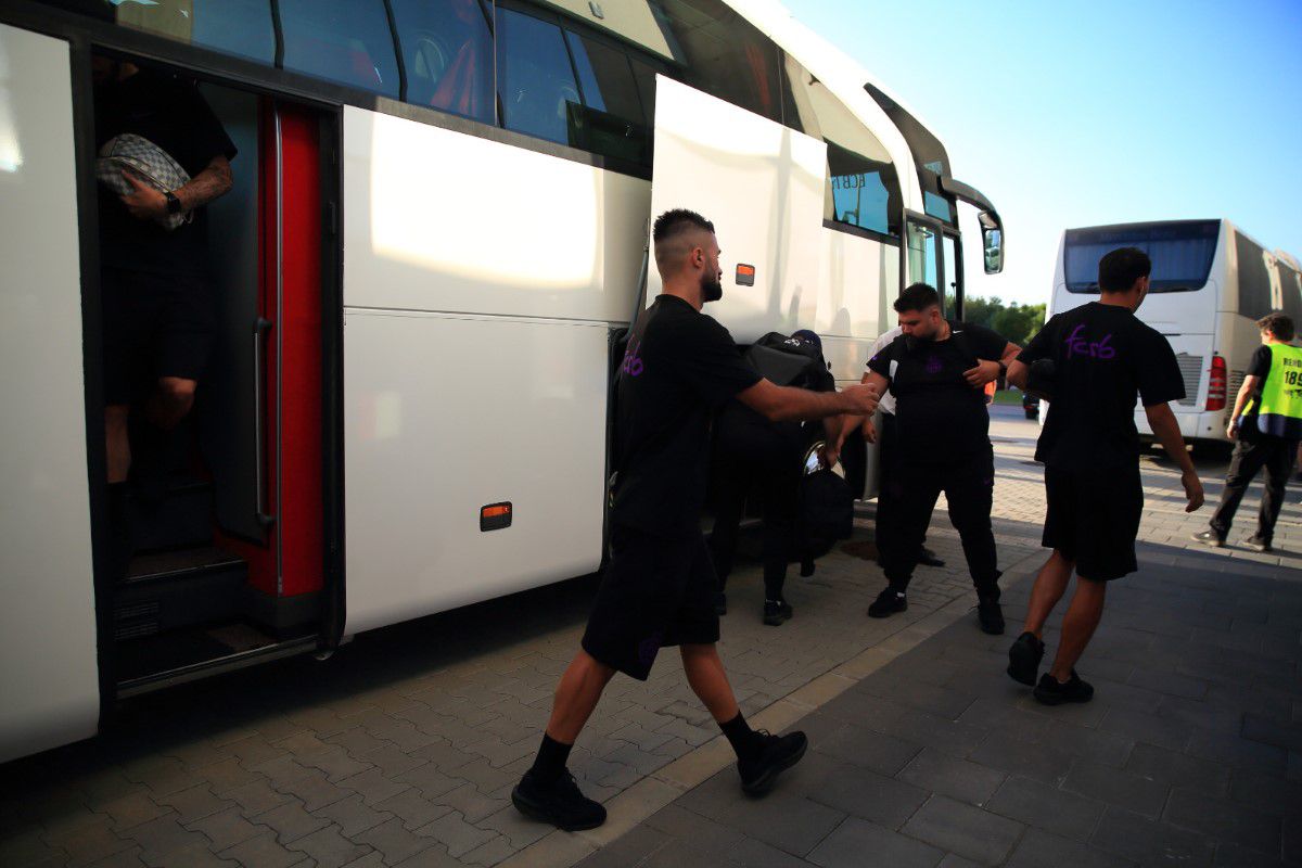 10 detalii observate de pe stadion la Maccabi Tel Aviv - FCSB » La un pas de bătaie după fluierul de final: „Ai văzut ce-a făcut?! Ai văzut?!”