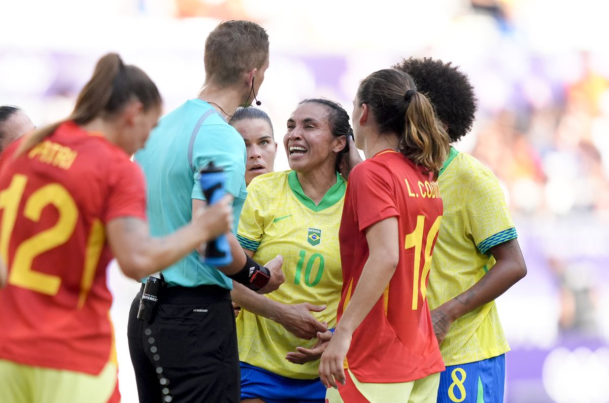 Momentul faultului criminal comis de Marta în Brazilia - Spania 0-2