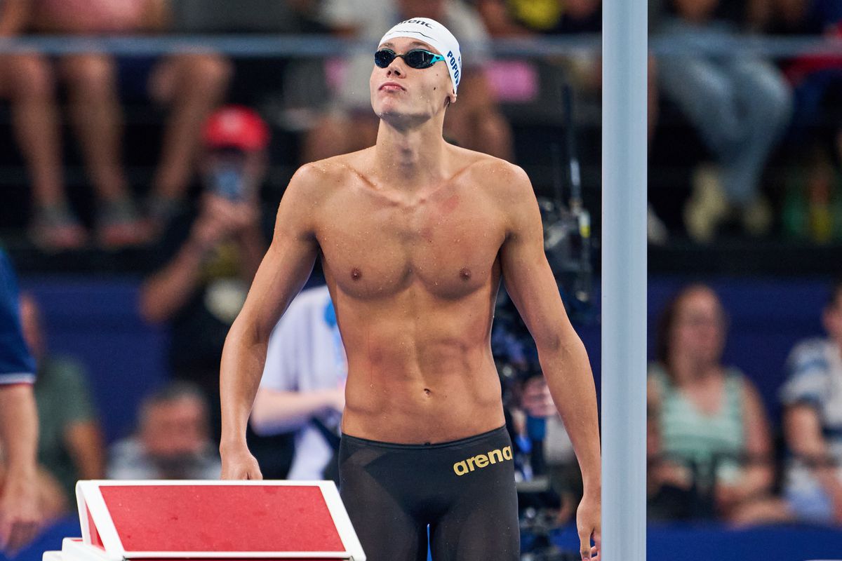 David Popovici, un an rapid de aur » Pentru a doua oară Sportivul Anului: „Întotdeauna a fost o dorință arzătoare în mine să fiu pe cea mai înaltă treaptă a podiumului”