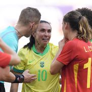 Momentul faultului criminal comis de Marta în Brazilia - Spania 0-2 / Foto: Getty Images