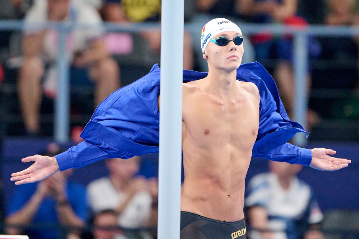 David Popovici, un an rapid de aur » Pentru a doua oară Sportivul Anului: „Întotdeauna a fost o dorință arzătoare în mine să fiu pe cea mai înaltă treaptă a podiumului”