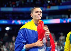 David Popovici trage autoritățile de mânecă, după medaliile obținute la Paris: „Avem o grămadă de stadioane, dar bazine, arene, săli pentru sporturi?!”