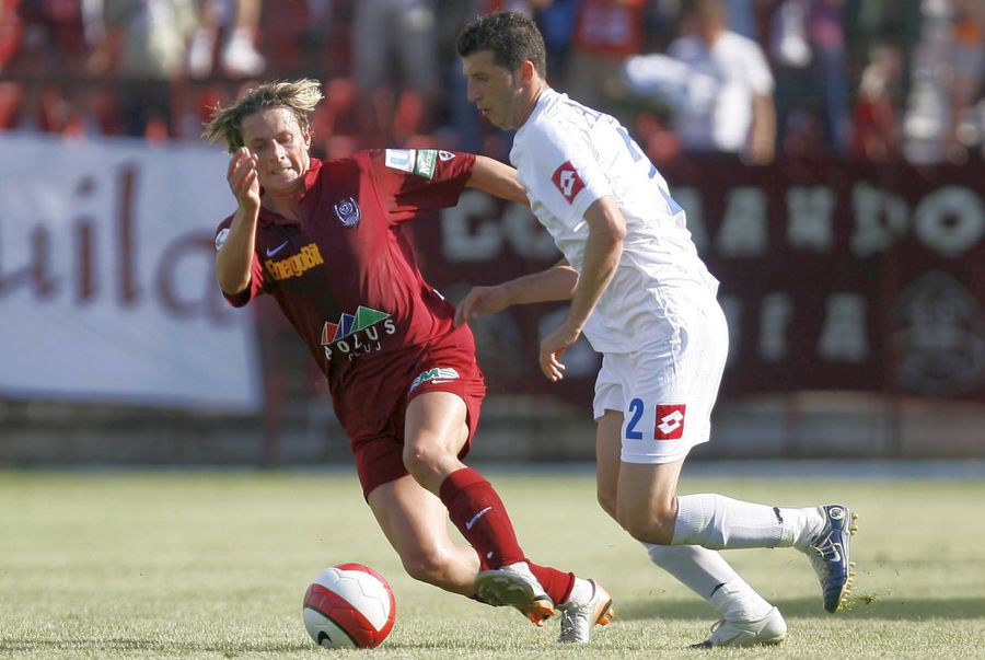 Ciprian Deac într-un meci cu Farul pe 23 mai 2007. FOTO: GSP.RO „Dacă te uiți în buletin arăt cam în vârstă, dar mi-ar plăcea să mă las cu încă un campionat câștigat!” » Ciprian Deac, interviu special pentru GSP.RO