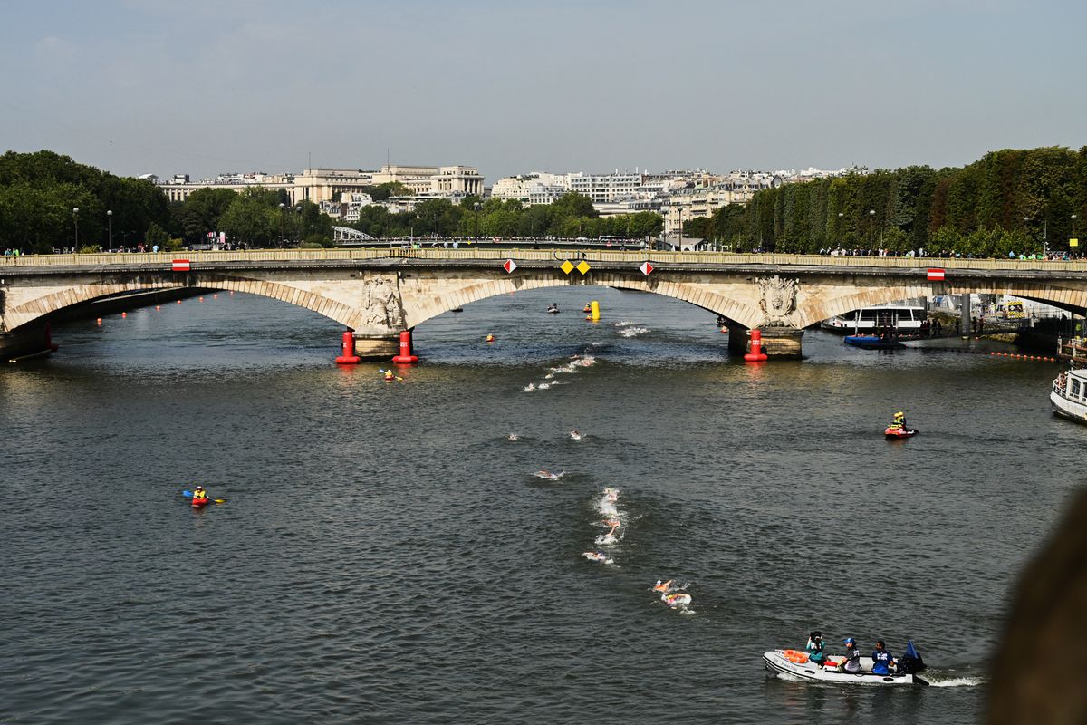 Imagini superbe surprinse de fotoreporterul GSP la finala de la triatlon » Cine a câștigat medaliile + Felix Duchampt (România) - locul 50