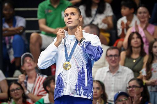 David Popovici pe cea mai înaltă treaptă a podiumului la Jocurile Olimpcie de la Paris  Foto: Imago