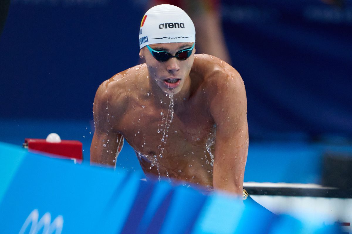 David Popovici, un an rapid de aur » Pentru a doua oară Sportivul Anului: „Întotdeauna a fost o dorință arzătoare în mine să fiu pe cea mai înaltă treaptă a podiumului”