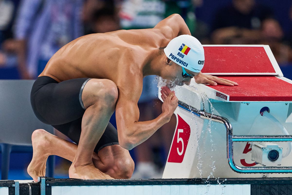 David Popovici, un an rapid de aur » Pentru a doua oară Sportivul Anului: „Întotdeauna a fost o dorință arzătoare în mine să fiu pe cea mai înaltă treaptă a podiumului”