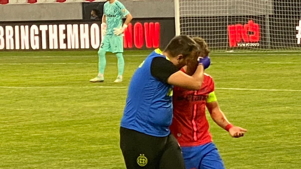 Darius Olaru, umplut de sânge la Budapesta, după o ciocnire violentă