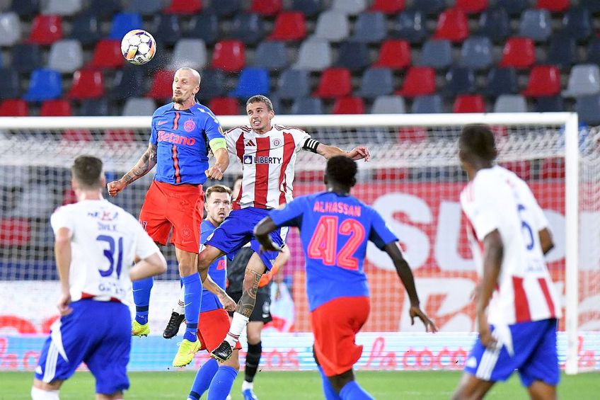 Vlad Chiricheș, cu banderola pe braț, în acțiune în FCSB - Oțelul // foto: Cristi Preda (GSP)