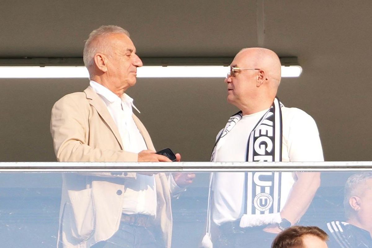 U Cluj - Ararat-Armenia, imagini din startul partidei // Scenografie specială + Emil Boc, în tribune // foto: Andrei Furnigă (GSP)