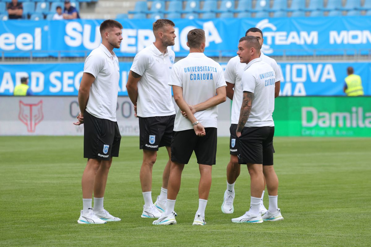 Imagini surprinse înainte de Craiova - FK Sarajevo: cum și-a mascat Cârțu operația + ce le-a uimit pe reprezentantele lui FK Sarajevo