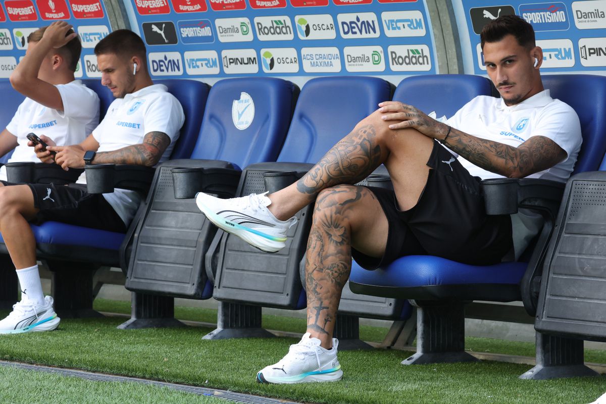 Imagini surprinse înainte de Craiova - FK Sarajevo: cum și-a mascat Cârțu operația + ce le-a uimit pe reprezentantele lui FK Sarajevo