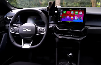 Noua mașină Dacia va revoluționa piața auto din lume » Modelul a apărut pe șosele și seamănă cu Audi și Hyundai