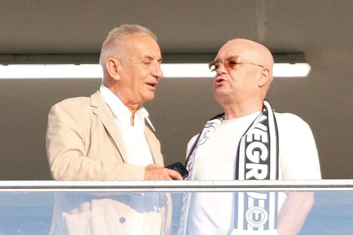 U Cluj - Ararat-Armenia, imagini din startul partidei // Scenografie specială + Emil Boc, în tribune // foto: Andrei Furnigă (GSP)