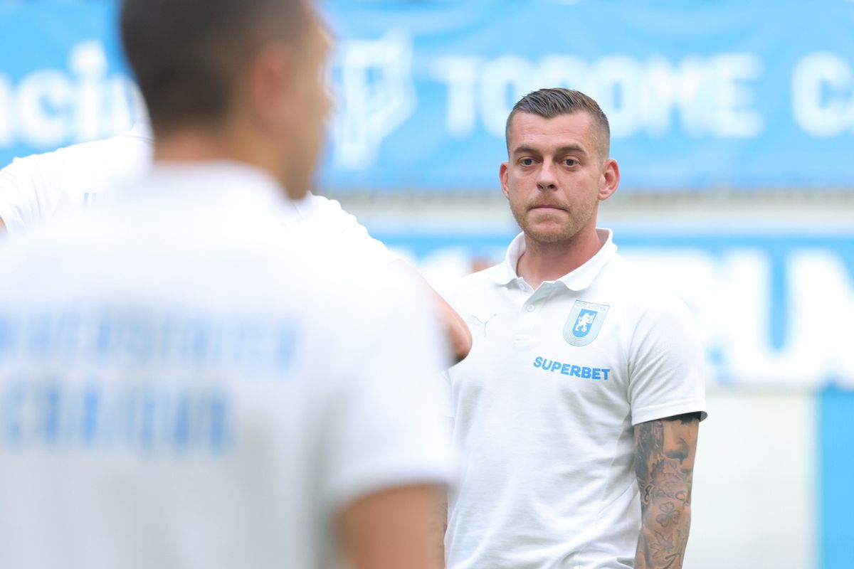 Imagini surprinse înainte de Craiova - FK Sarajevo: cum și-a mascat Cârțu operația + ce le-a uimit pe reprezentantele lui FK Sarajevo