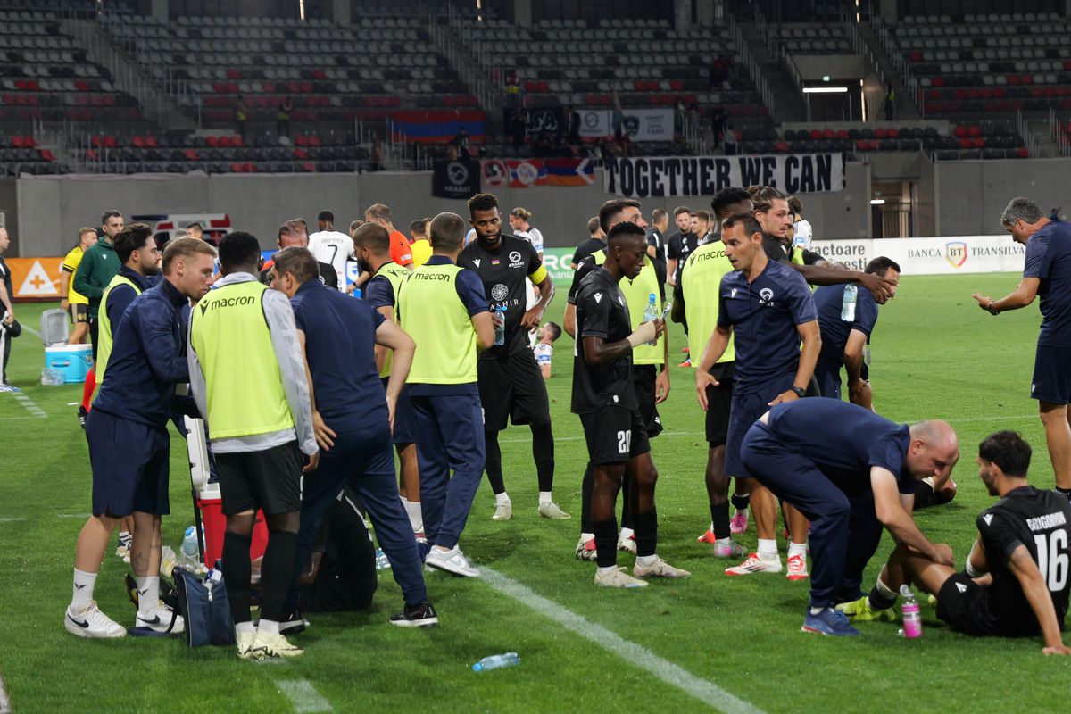 Sabău a certat conducerea, după ce l-au scos armenii din Conference: „Încerc să explic pentru cine știe să citească”