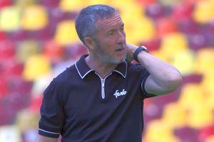 Primul care cere demiterea lui MM Stoica: „Îl ai de maimuțoi? Afară, tată!”