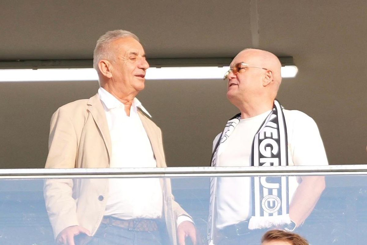 U Cluj - Ararat-Armenia, imagini din startul partidei // Scenografie specială + Emil Boc, în tribune // foto: Andrei Furnigă (GSP)