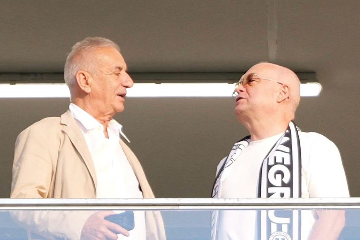 U Cluj - Ararat-Armenia, imagini din startul partidei // Scenografie specială + Emil Boc, în tribune // foto: Andrei Furnigă (GSP)