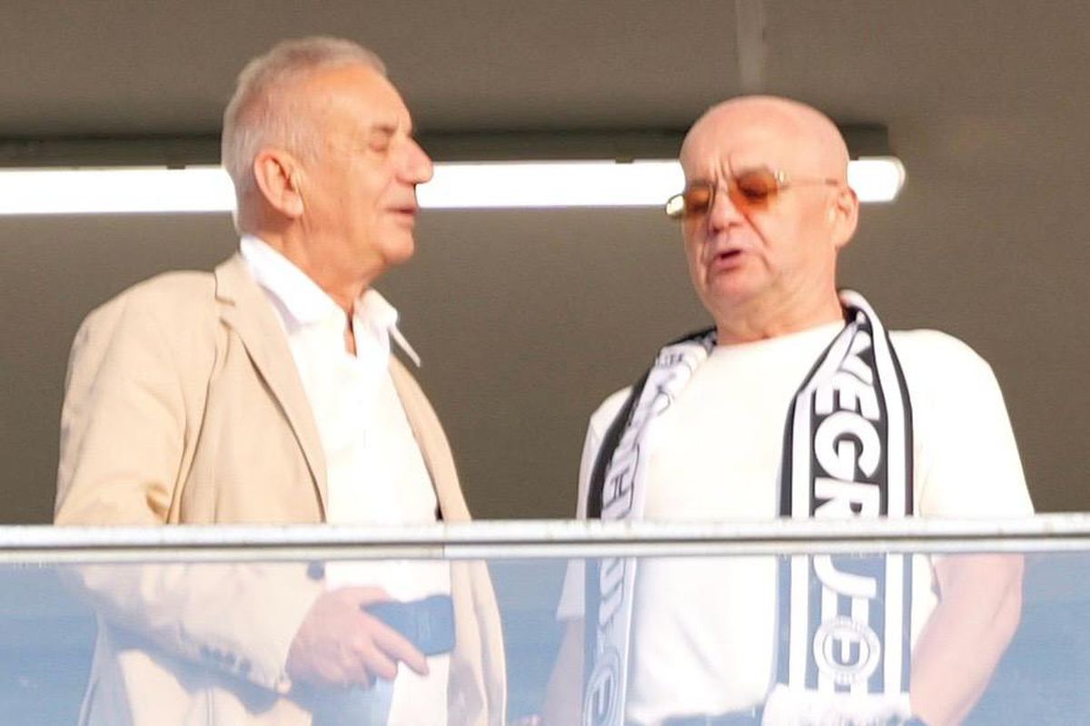 U Cluj - Ararat-Armenia, imagini din startul partidei // Scenografie specială + Emil Boc, în tribune // foto: Andrei Furnigă (GSP)