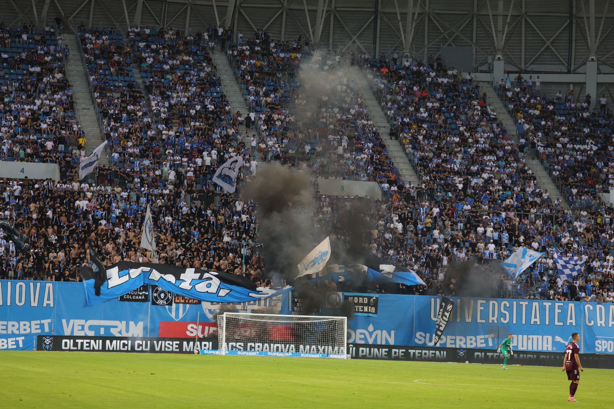 Probleme în Bănie » Start amânat + Pe olteni îi paște amenda, arbitrul a fost nevoit să oprească jocul