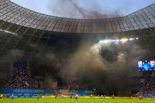 Probleme în Bănie » Start amânat + Pe olteni îi paște amenda, arbitrul a fost nevoit să oprească jocul