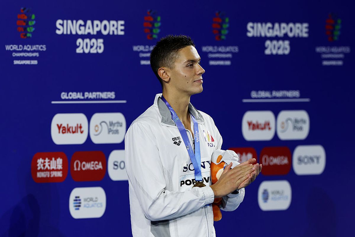 Îndemnul postat de David Popovici, după ce a devenit dublu campion mondial la Singapore: „Aceasta e victoria”