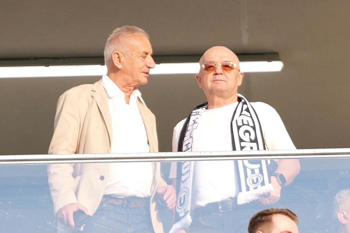 U Cluj - Ararat-Armenia, imagini din startul partidei // Scenografie specială + Emil Boc, în tribune // foto: Andrei Furnigă (GSP)