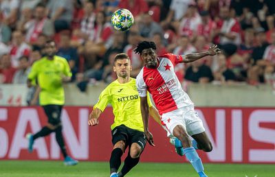 CFR CLUJ // Dan Petrescu se scuză cu cifre false! Slavia a strivit-o pe CFR la capitolul la care campioana e cea mai puternică! Diferență șocantă