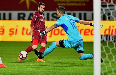 ASTRA - CFR CLUJ 3-2 // VIDEO Au jucat cu nervi! Campioana suferă prima înfrângere a sezonului după un meci exploziv, în care Petrescu și doi jucători au fost eliminați