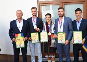 Medaliații olimpici din Suceava, premiați de Consiliul Județean » Cum a venit îmbrăcată campioana olimpică Ancuța Bodnar