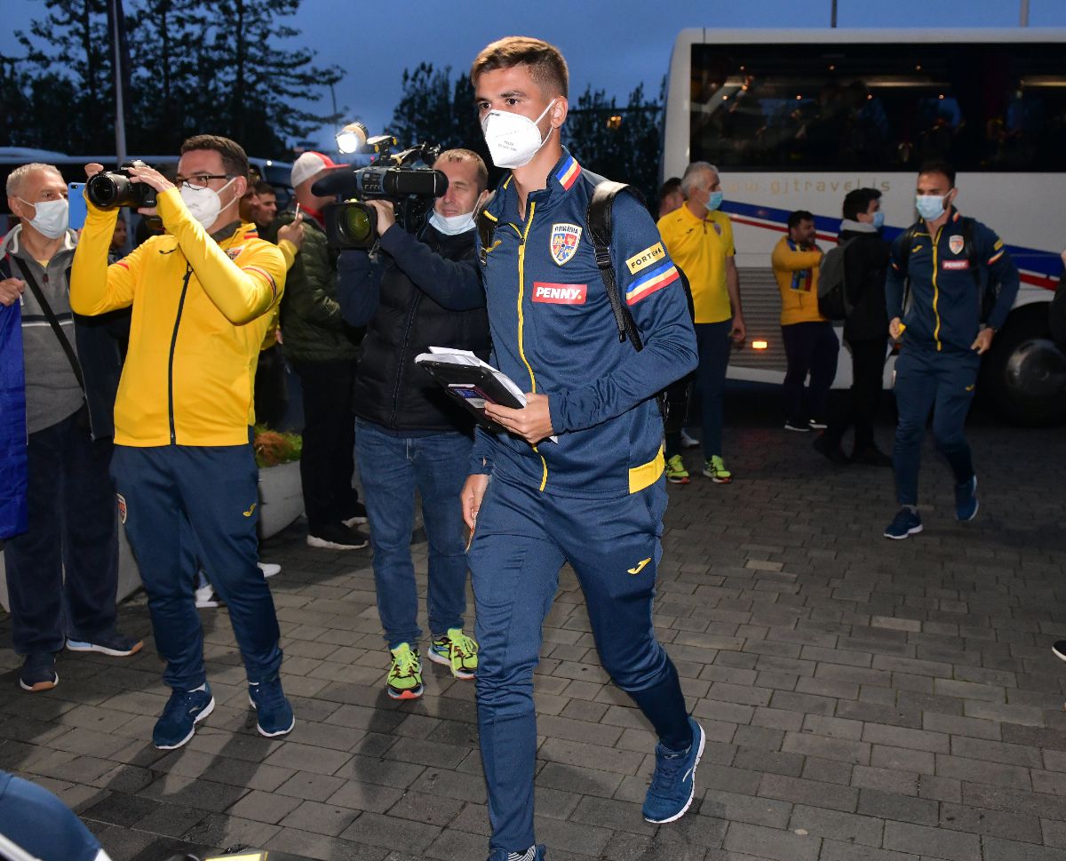 „Tricolorii” lui Rădoi, primiți cu mult entuziasm în Islanda! Imagini cu fanii români prezenți la hotel