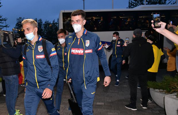 „Tricolorii” lui Rădoi, primiți cu mult entuziasm în Islanda! Imagini cu fanii români prezenți la hotel