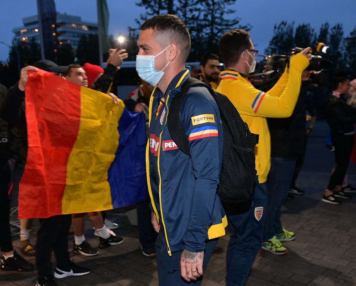„Tricolorii” lui Rădoi, primiți cu mult entuziasm în Islanda! Imagini cu fanii români prezenți la hotel
