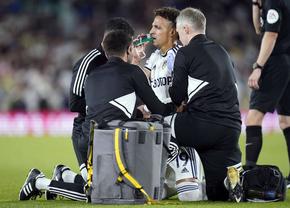 Imagine horror în Premier League » Vedeta lui Leeds a avut nevoie de mască de oxigen