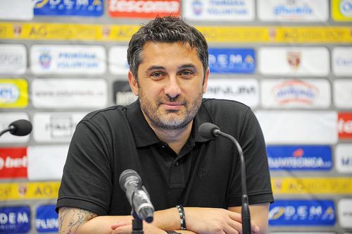 Claudiu Niculescu, antrenorul Politehnicii Iași, a criticat faptul că, deși Liga 2 a început, nu e clar cum se va promova
