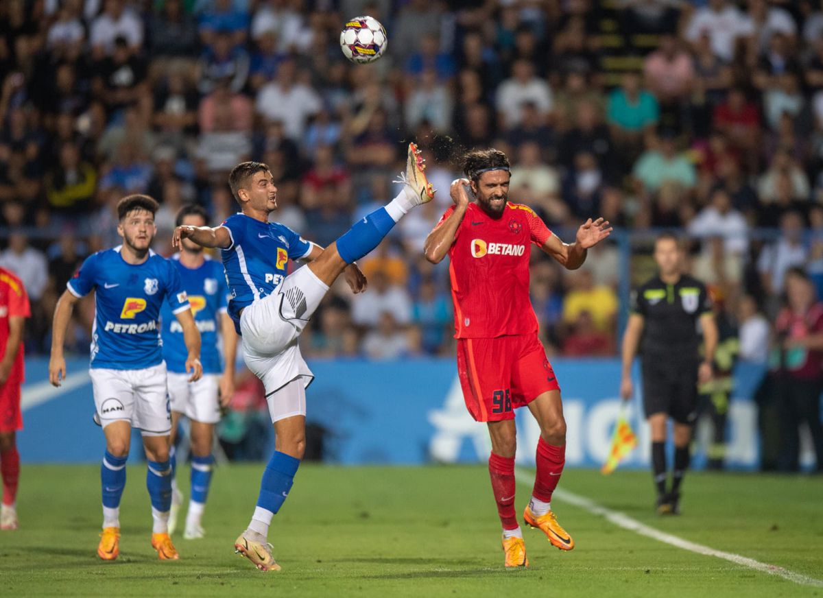 Hagi îngroapă și mai rău FCSB și revine pe primul loc în Liga 1! Clasare ȘOCANTĂ pentru echipa lui Dică după 8 etape