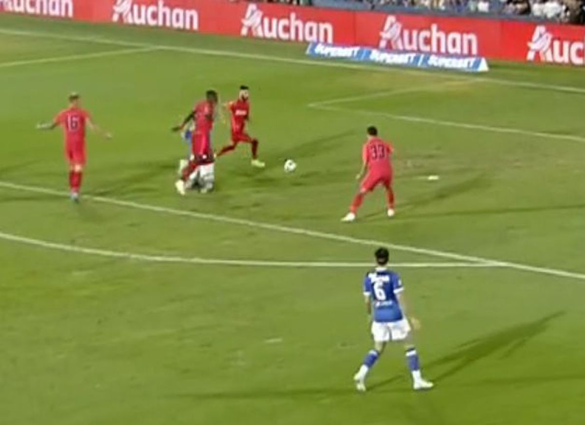 Panduru, ironii la adresa favoritului lui Becali: „Nu știe fotbal, îmi venea să mă iau cu mâinile de cap! Are ghetele tocite la călcâie”