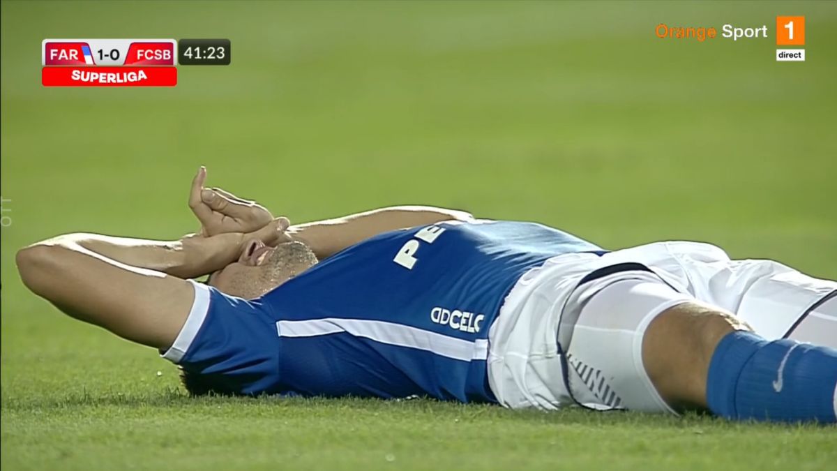 A urlat de durere! Accidentare urâtă în Farul - FCSB » A ieșit cu targa de pe teren și a izbucnit în lacrimi