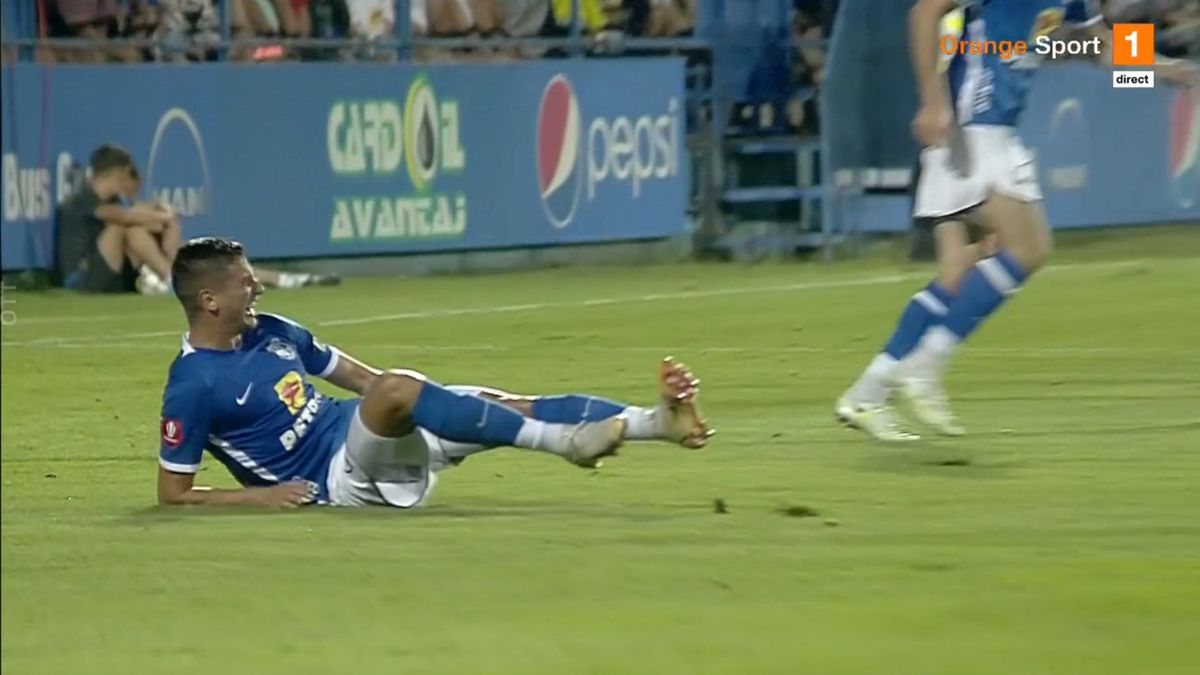 A urlat de durere! Accidentare urâtă în Farul - FCSB » A ieșit cu targa de pe teren și a izbucnit în lacrimi