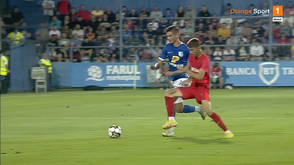 A urlat de durere! Accidentare urâtă în Farul - FCSB » A ieșit cu targa de pe teren și a izbucnit în lacrimi