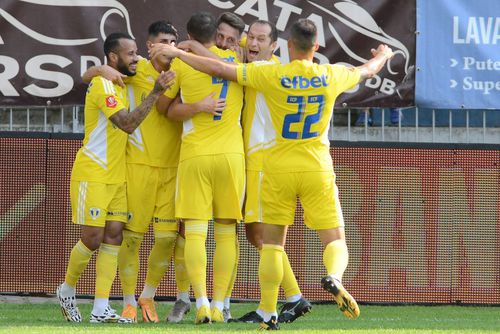 Petrolul s-a impus la limită, scor 3-2 în deplasarea cu Chindia, într-un meci din etapa #8
Foto: facebook/ petrolulploiesti