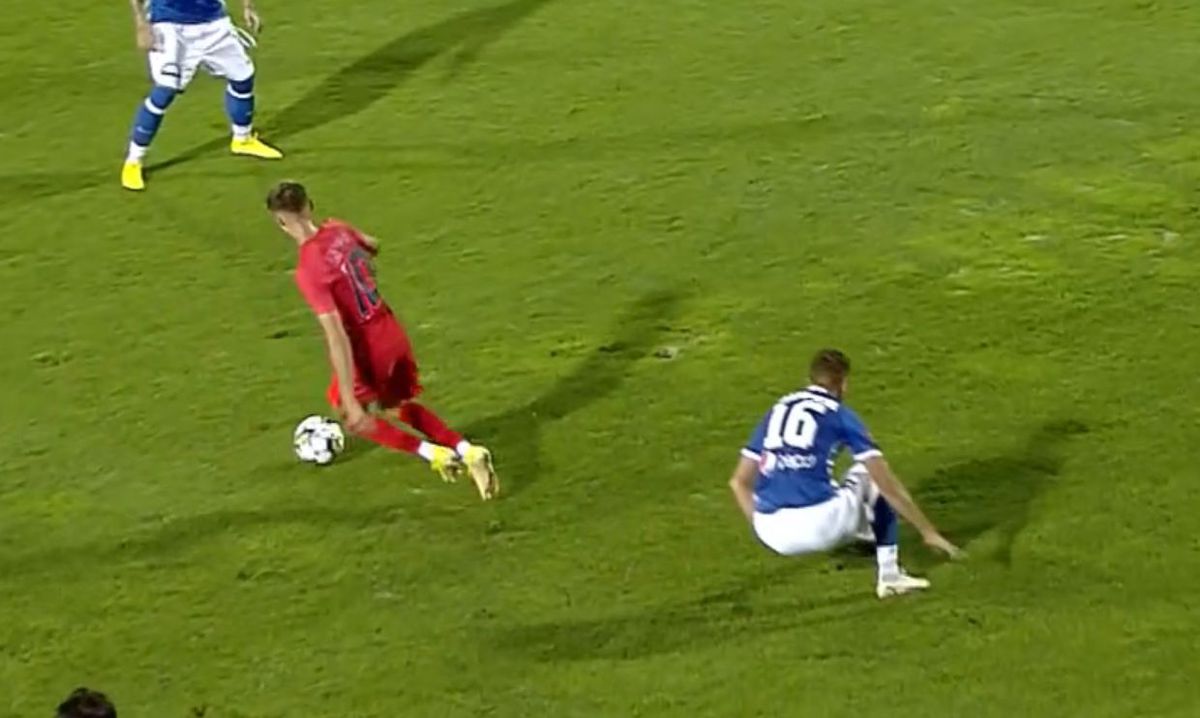 A urlat de durere! Accidentare urâtă în Farul - FCSB » A ieșit cu targa de pe teren și a izbucnit în lacrimi