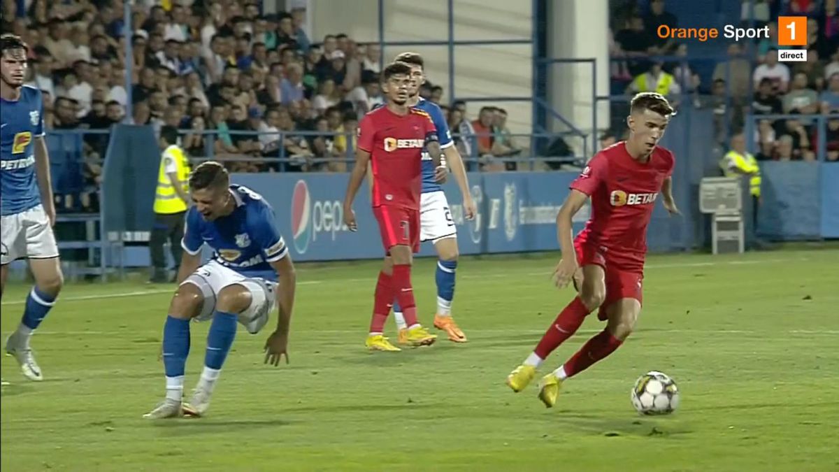 A urlat de durere! Accidentare urâtă în Farul - FCSB » A ieșit cu targa de pe teren și a izbucnit în lacrimi