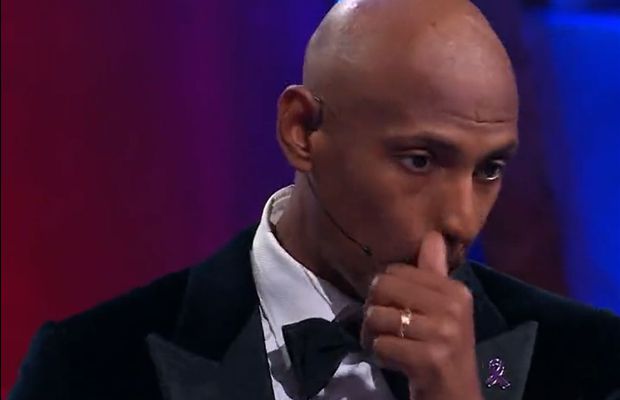 Imagini emoționante cu Sebastian Haller, fotbalistul lui Dortmund care suferă de cancer » A izbucnit în lacrimi în momentul în care a fost premiat