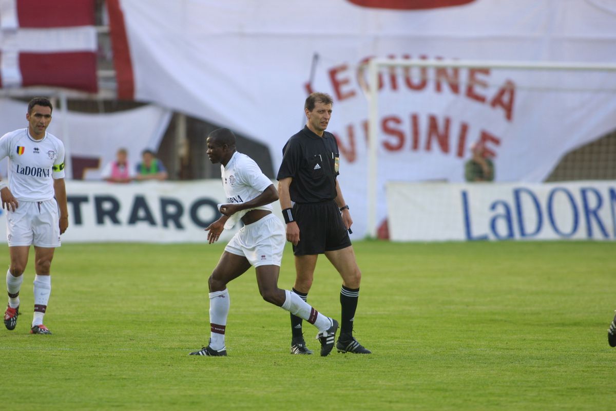 Henry Makinwa - nigerianul campion cu Rapid în 2003