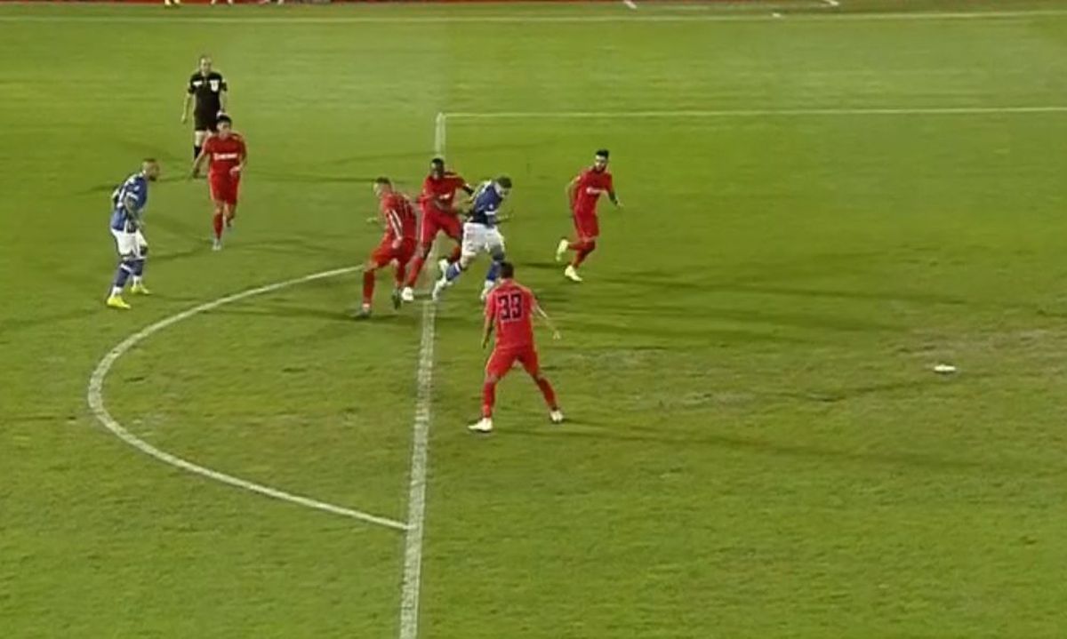 Dawa a comis-o din nou! Gafă impardonabilă la primul gol din Farul - FCSB